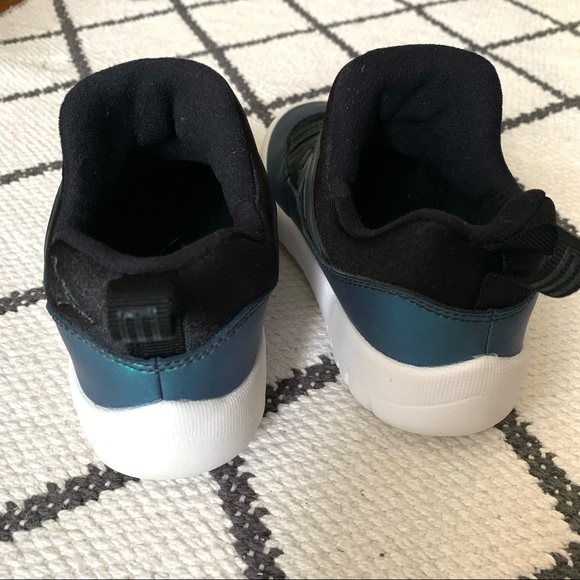 Jordan 11 Retro Little Flex PS 'Black Iridescent' 10 toddler - Picture 4 of 7